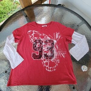 Cato Red Butterfly Graphic Womens TShirt Size 22/24